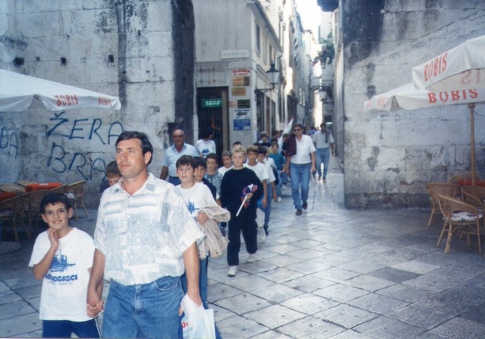 dvd komiža - županijsko natjecanje u hvaru 1995, djeca-muški, mladež-muški